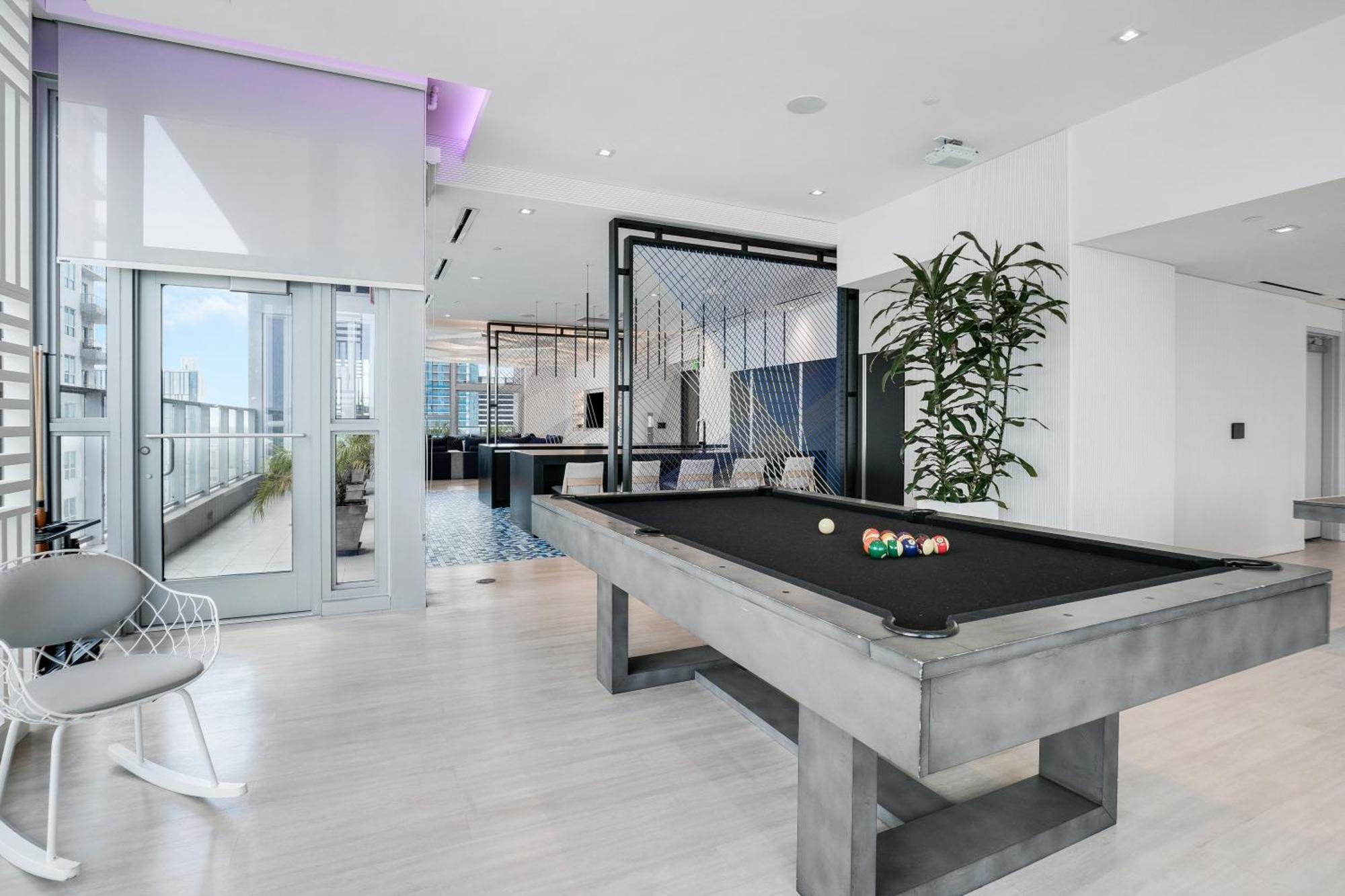 Stylish Stay In The Heart Of Miami - Walk To Bayside & Bayfront Park Zewnętrze zdjęcie