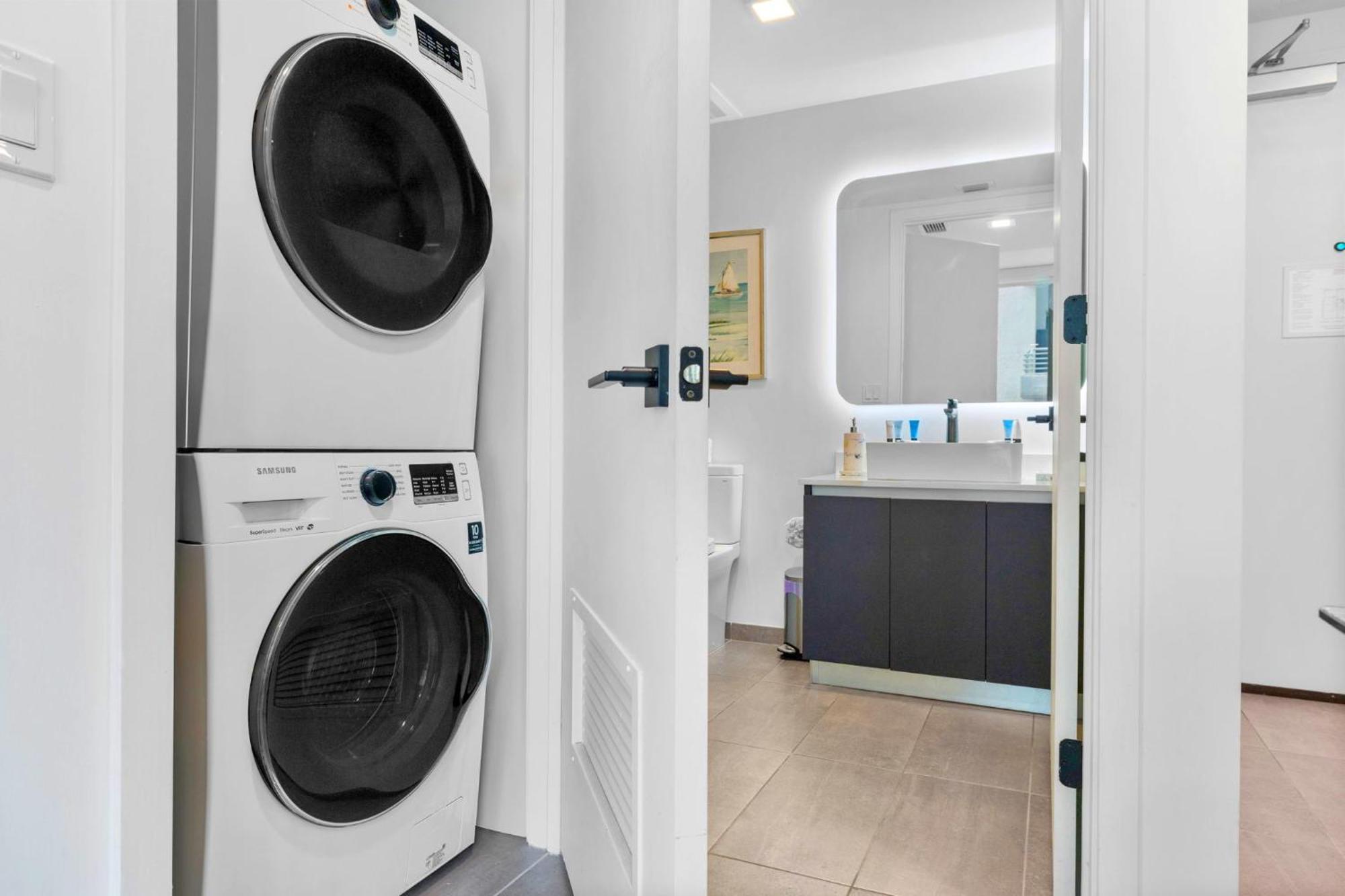 Stylish Stay In The Heart Of Miami - Walk To Bayside & Bayfront Park Zewnętrze zdjęcie